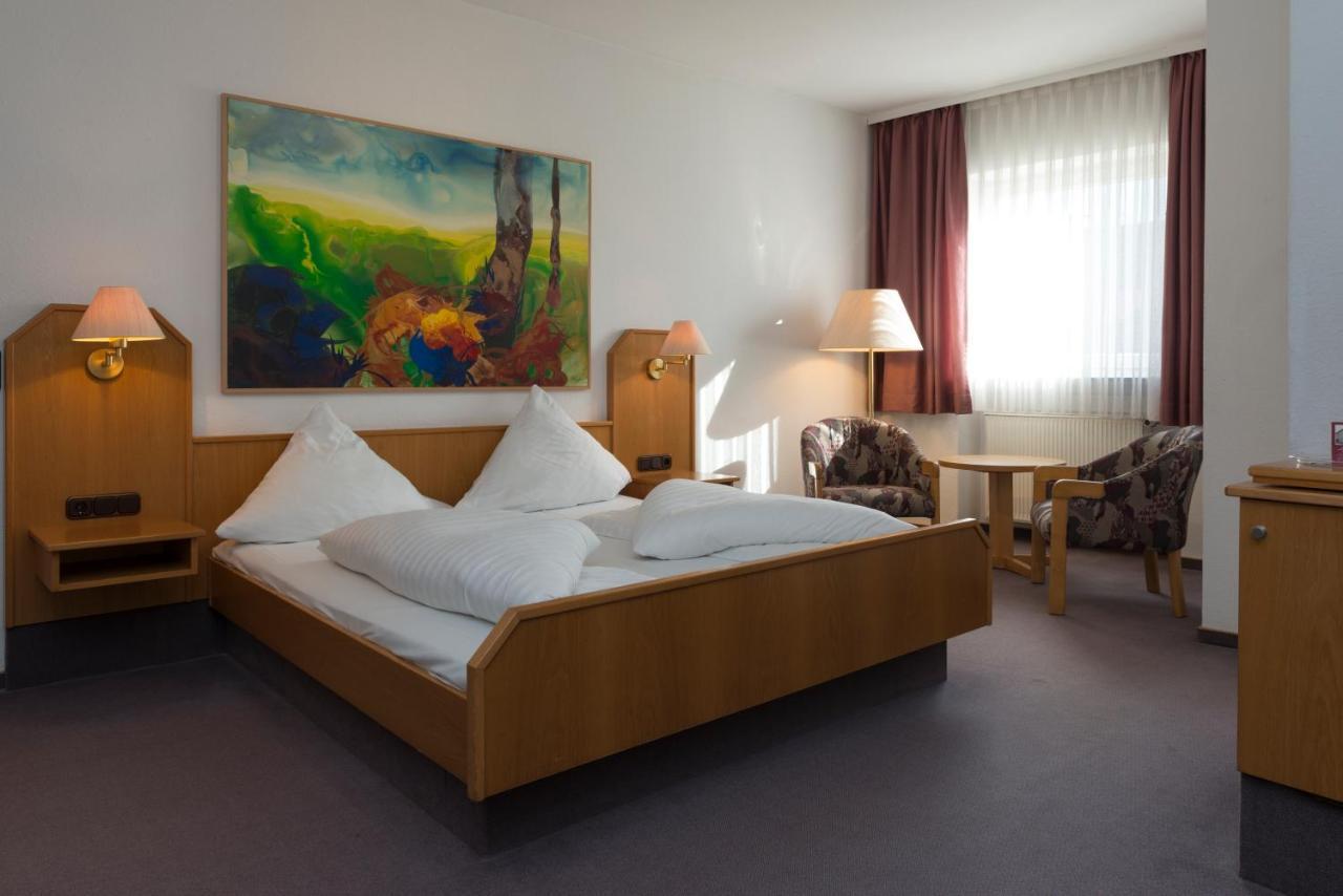 Hotel Gasthof Zum Storch Шлюссельфельд Экстерьер фото