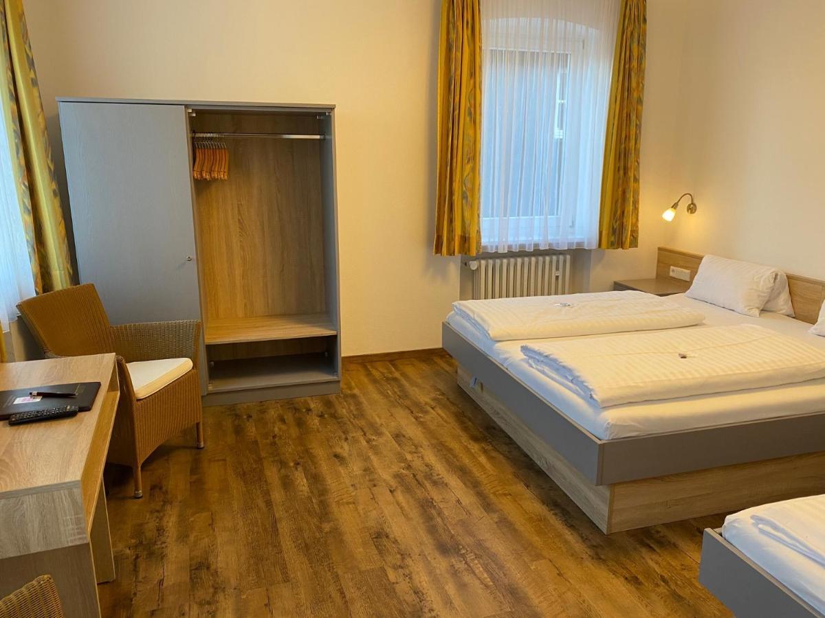 Hotel Gasthof Zum Storch Шлюссельфельд Экстерьер фото
