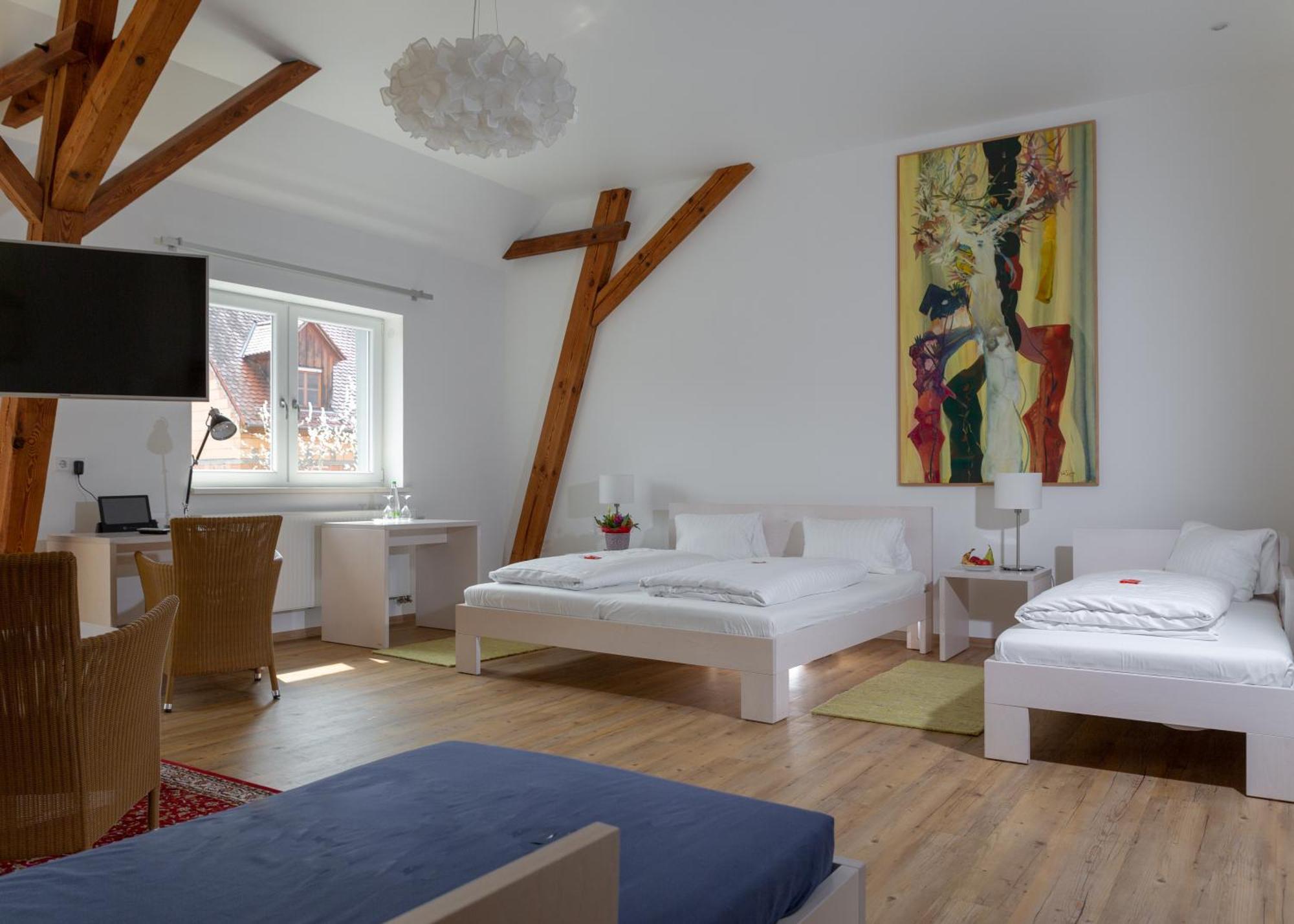 Hotel Gasthof Zum Storch Шлюссельфельд Экстерьер фото